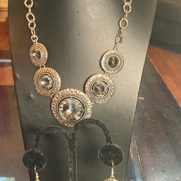 Jewelry - Elegant Gold and Silver Necklace Set